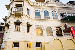 Palace On Ganges, Varanasi Palace On Ganges, Varanasi