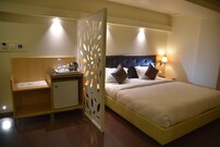Hotel The Blossom, Vapi Hotel The Blossom, Vapi
