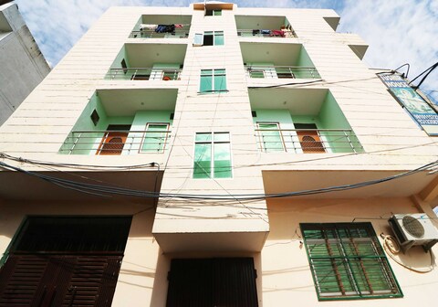 Hotel O Tushir House