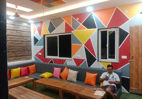 Bedweiser Backpackers Hostel