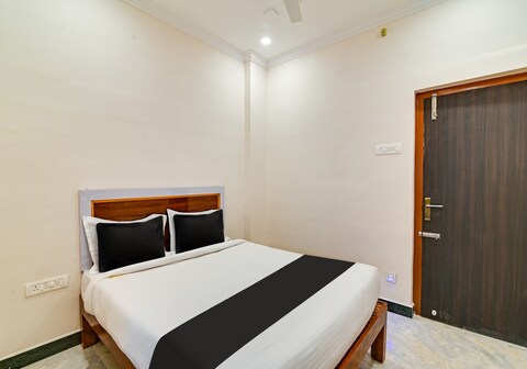 Hotel O Rj Royal Inn