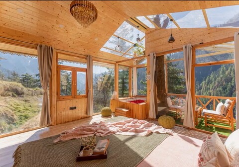 SkyHeaven Jacuzzi Treehouse