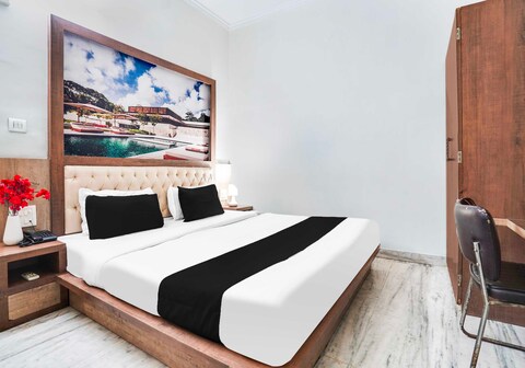 Collection O Shayam Nagar Metro Station Jaipur