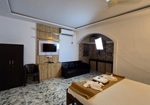 Felix's Beach Side Room No 1