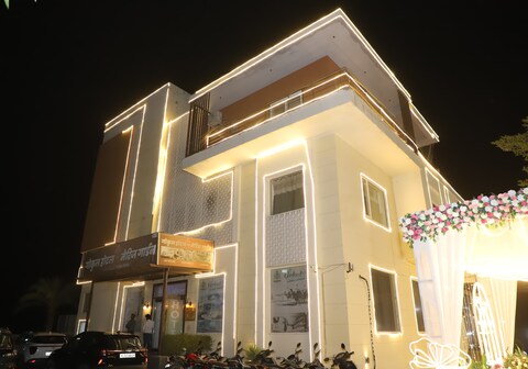 Gokul Hotel And Garden