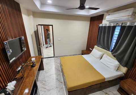 Grand Conventions & Resorts