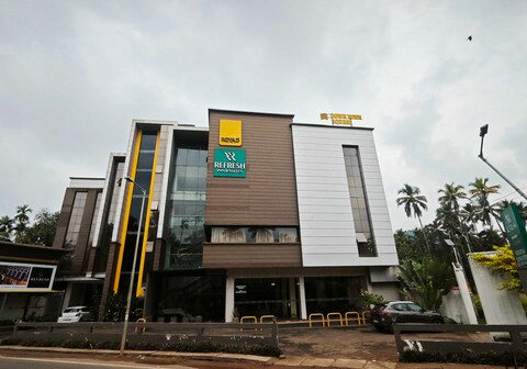 Hotel O by OYO REFRESH INN & SUITES