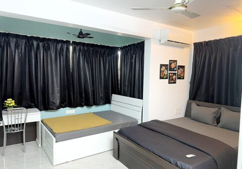 Cozy 2BHK By Royal Luxor Stay
