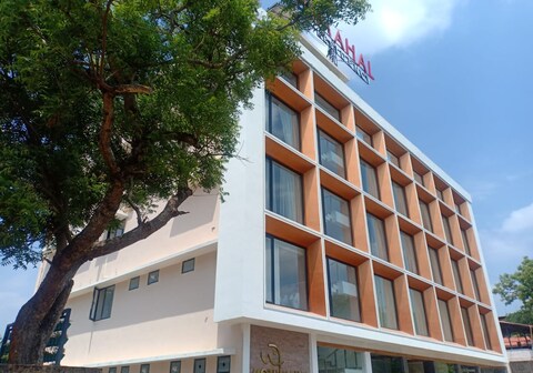 MOTHI MAHAL RESIDENCY