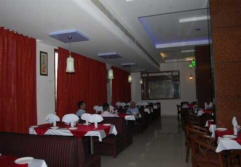 Hotel Shine 72