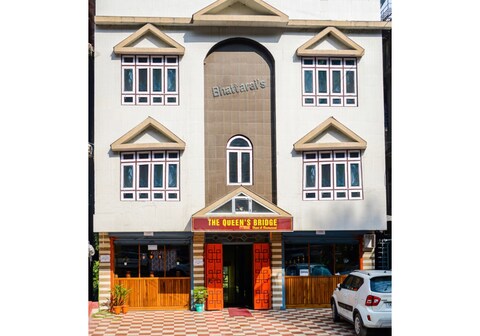 The Queen's Bridge Hotel