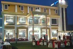 Red Sapphire, Moradabad Red Sapphire, Moradabad