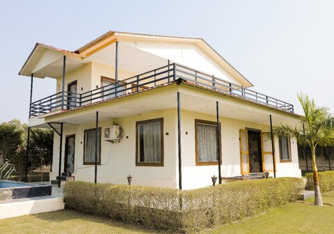 Skyway FarmHouse Noida 135