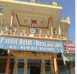 Pandit Hotel & Restaurant