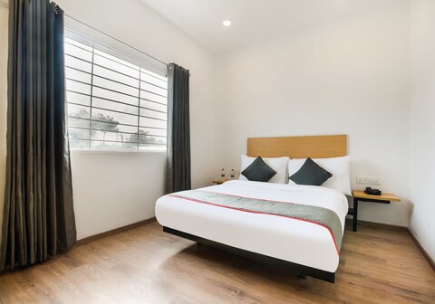 Townhouse The Awadh Airport Near Chaudhary Charan Singh International Airport