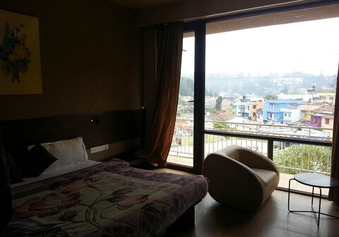 Kings View  Cottage | Rooms & Guided Treks