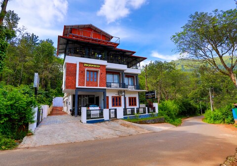 Dakshinakasi Guest House