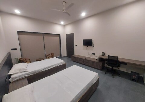 Private room with terrace at Tirupati Heights