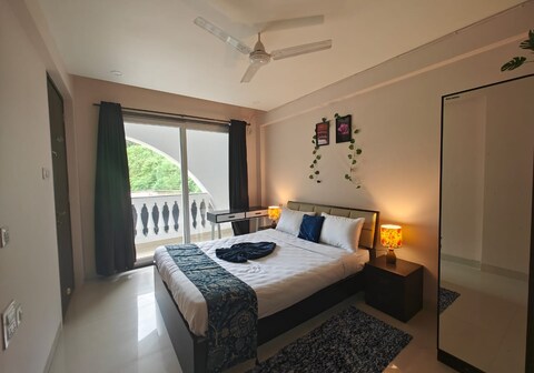 2BHK Apartment near Vagator Beach| Tropical Breeze