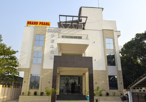 Grand pearl Hotel & Banquet