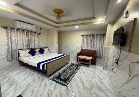 OM SHANTI GUEST HOUSES