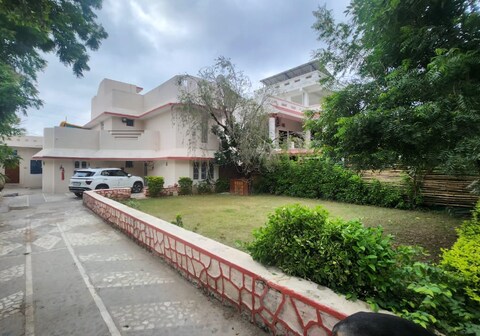 The bollywood villa