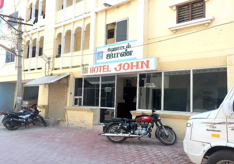Hotel John