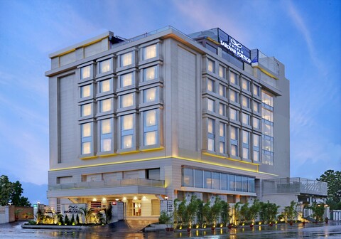 Golden Sarovar Portico