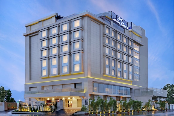 Golden Sarovar Portico