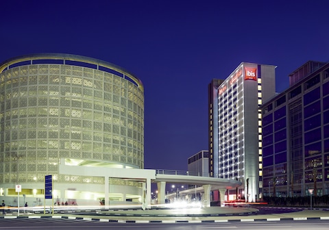 Ibis One Central Hotel- Next to World Trade Center