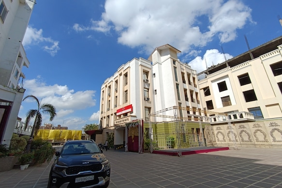 THE GRAND UTSAV MOTEL & CHATORI RESTURENT