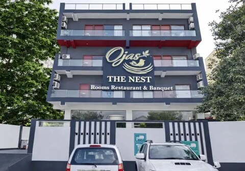 FabHotel Ojas The Nest