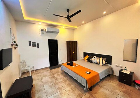 Saraswati Holiday Home