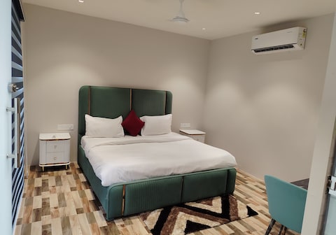 Rivaz Hotel and Restaurant