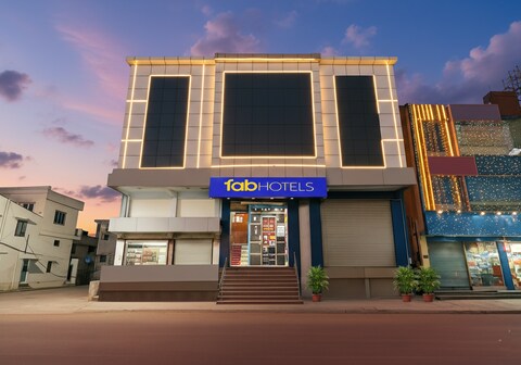 FabHotel Indian Suites - Old Madras Rd