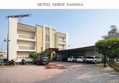 Hotel Shree Sadhna - Vrindavan Chhatikara Road