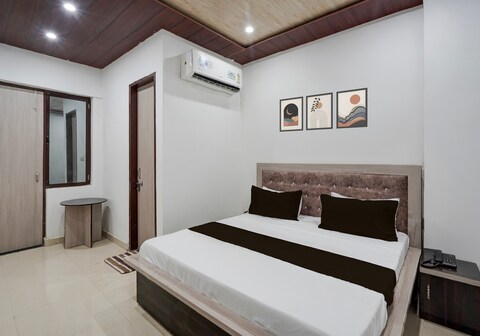 Townhouse Oak Char Dham Vrindavan