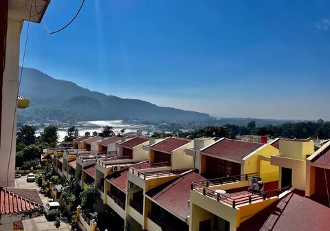 Luxury Tranquil Ganga View Cottage