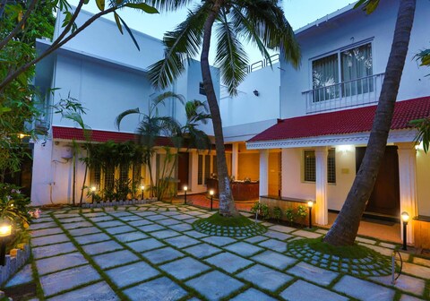 Avenue 11 Boutique Residences | Rooms & Caretaker