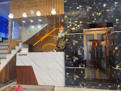 HOTEL STRAWBERRY Near Railway Station Chandigarh