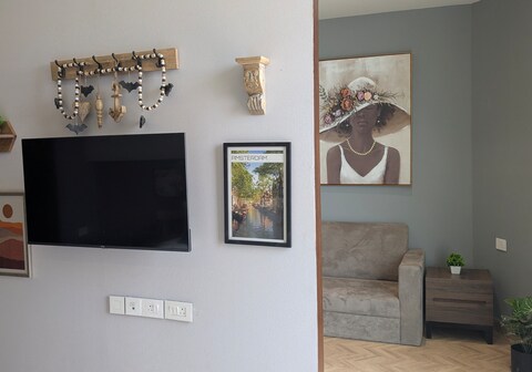 Studio Apt - 2TVs, WiFi & Free Parking