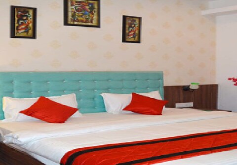 JJ RESORTS