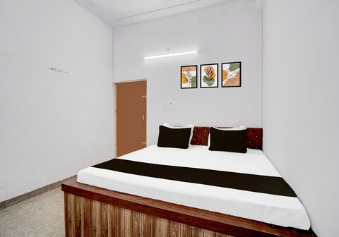 Hotel O Chaudhary Raj Hotal