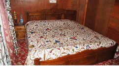 Aamir Houseboat, Srinagar Aamir Houseboat, Srinagar