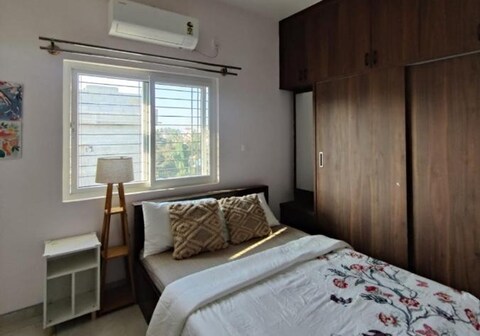 Isiri Service Apartment