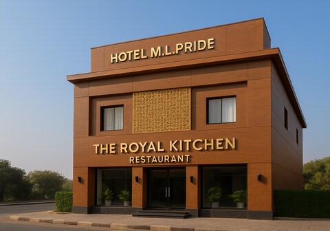 Hotel ML PRIDE -800 metre from railway station