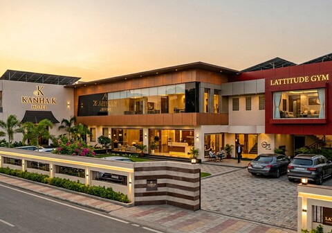 Kanha Motel