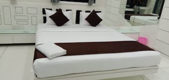 LRH Balaji apartment 24 hrs chk in-out airport pickup, Pune LRH Balaji apartment 24 hrs chk in-out airport pickup, Pune