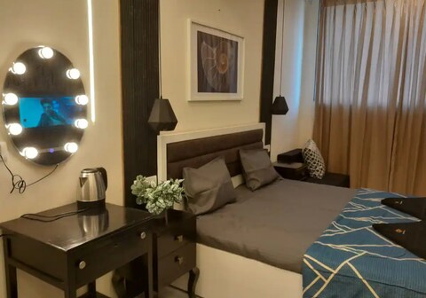 Ivy Splendour Studio (B) Stylish Studio Oshiwara