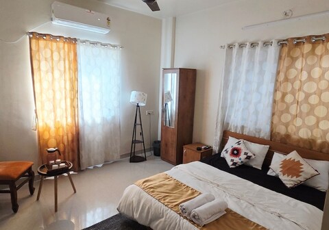 Sunshine villa 2 km from Pune airport
